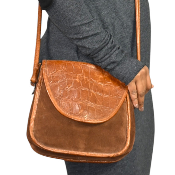 Vintage Enzo Angiolini Saddle Bag Dark Brown Crossbody Leather Suede Embossed - Picture 1 of 16